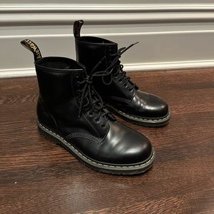 Doc Marten 1460 Smooth Leather Lace Up Boots